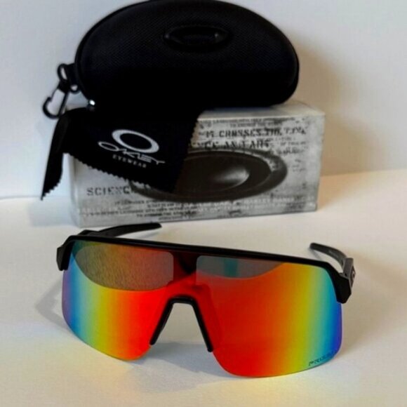 (OO9463) Oakley Sutro Lite PRIZM Polarized Black Frame - Picture 4 of 8